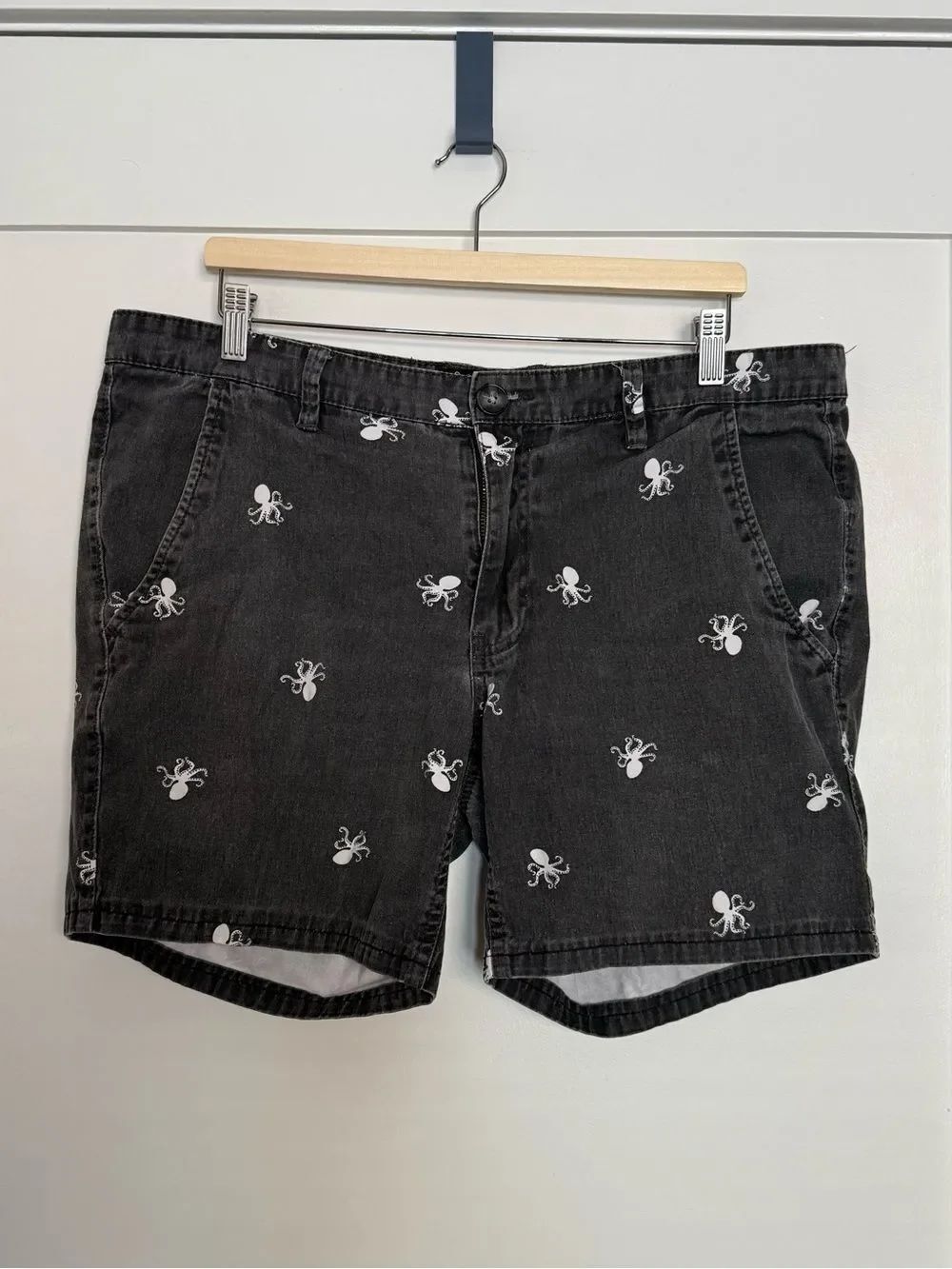 Sunday Work Clothes Shorts 6.5'' Mens Sz 36 Gray Octopus Print Beach Boat Resort